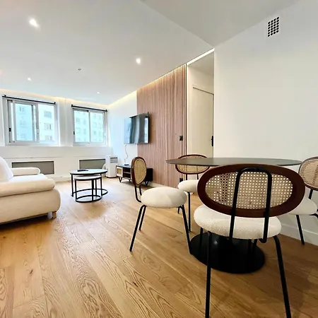 Flat In West Paris, Near Seine 파리
