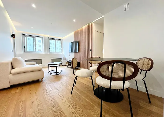 Flat In West Paris, Near Seine Párizs