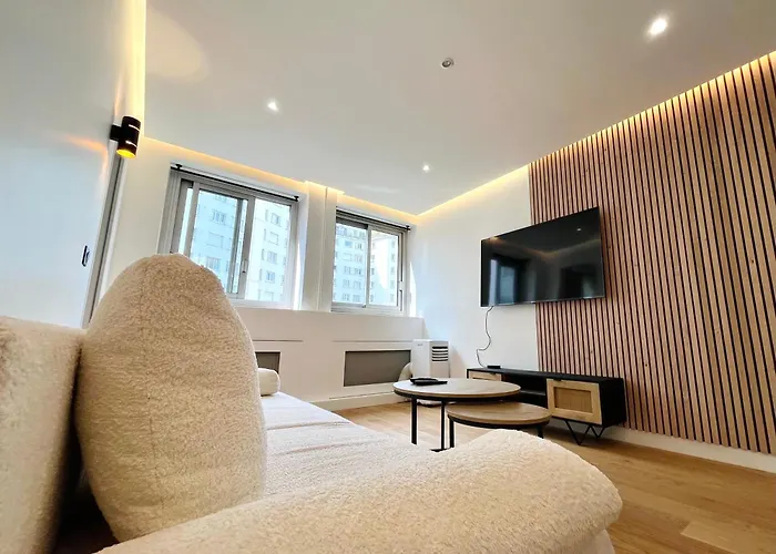 Flat In West Paris, Near Seine *