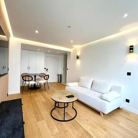 Flat In West Paris, Near Seine