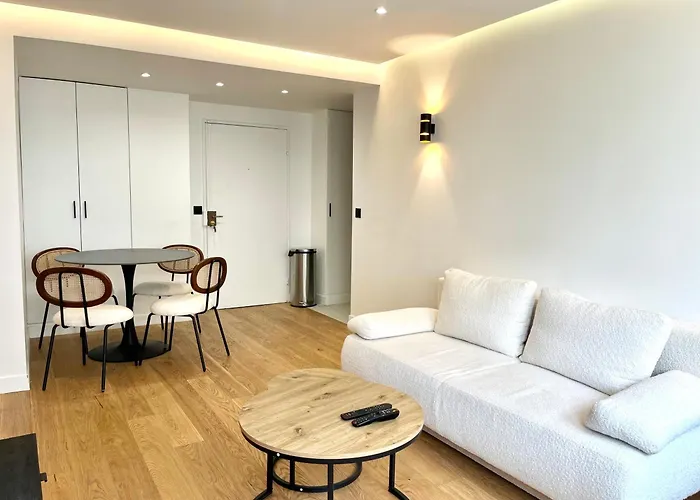 Flat In West Paris, Near Seine * Parijs